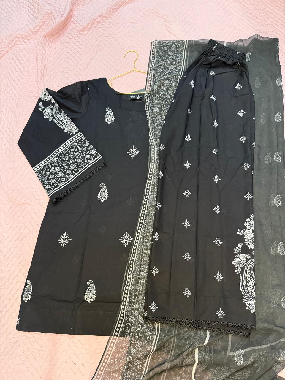 Hit Article Original Brand by Shaista Lodhi Monochrome Digital Printed 3pc Stitched Lawn fabric Chiffon Dupatta Medium Length Shirt