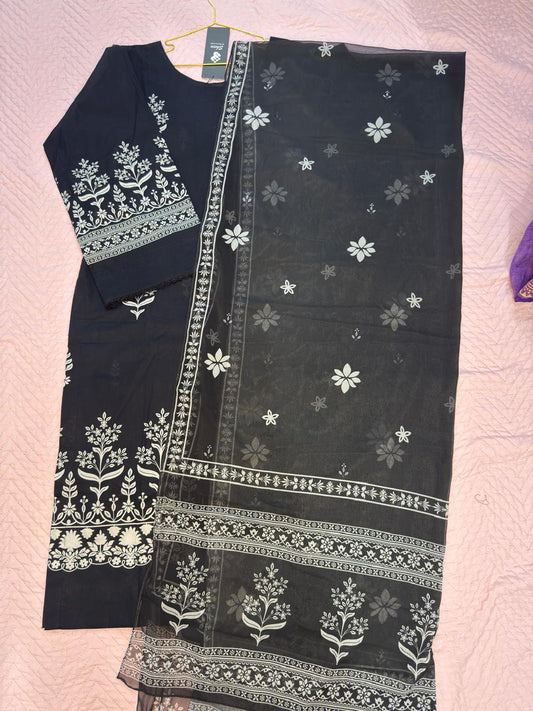 Hit Article Original Brand by Shaista Lodhi Monochrome Digital Printed 3pc Stitched Lawn fabric Chiffon Dupatta Long Shirt